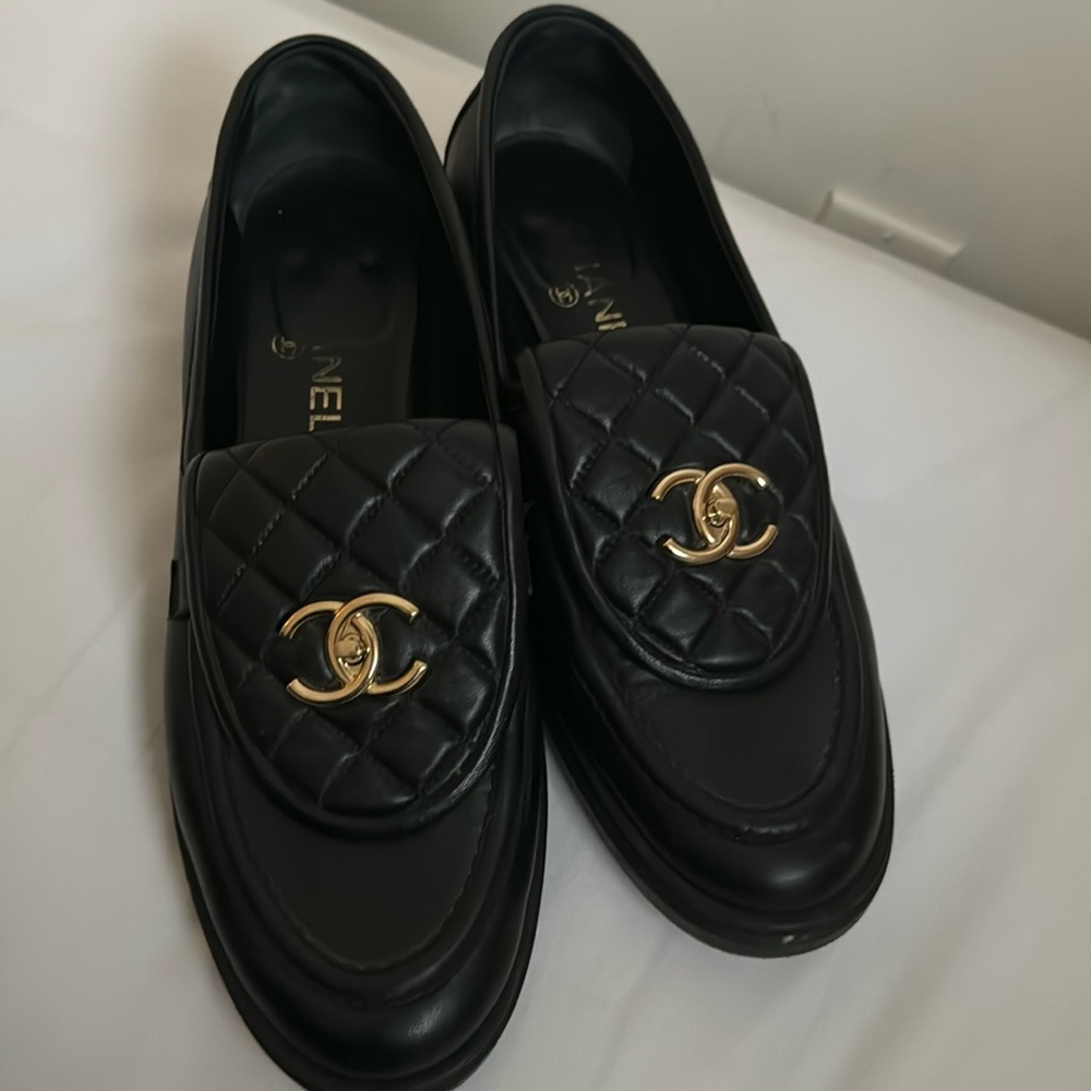 Chanel Turnlock in perfect condition